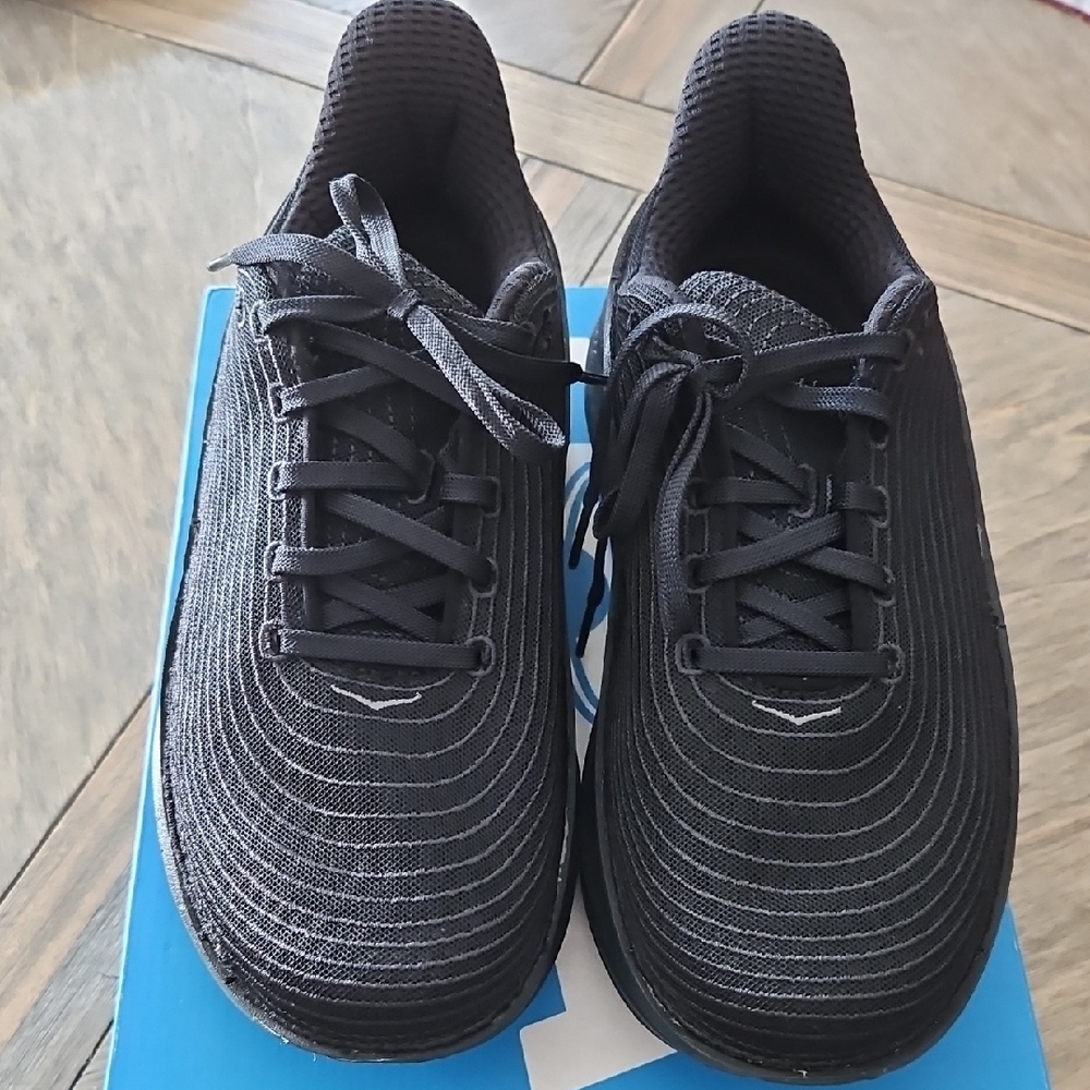 Men's Black Athletic Shoes